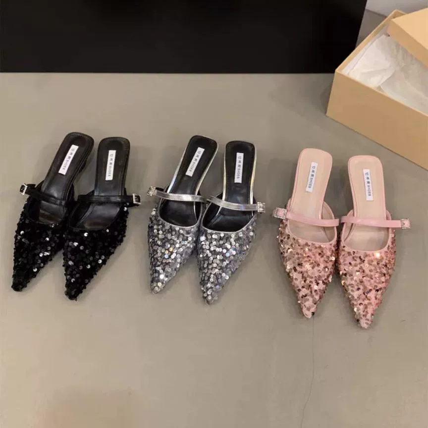 Ницца высокого уровня Чувство Баотоу Половина Тапочки 2024 Осенний ленивый человек с острым наконечником на толстом каблуке с блестками серебряные холодные тапочки