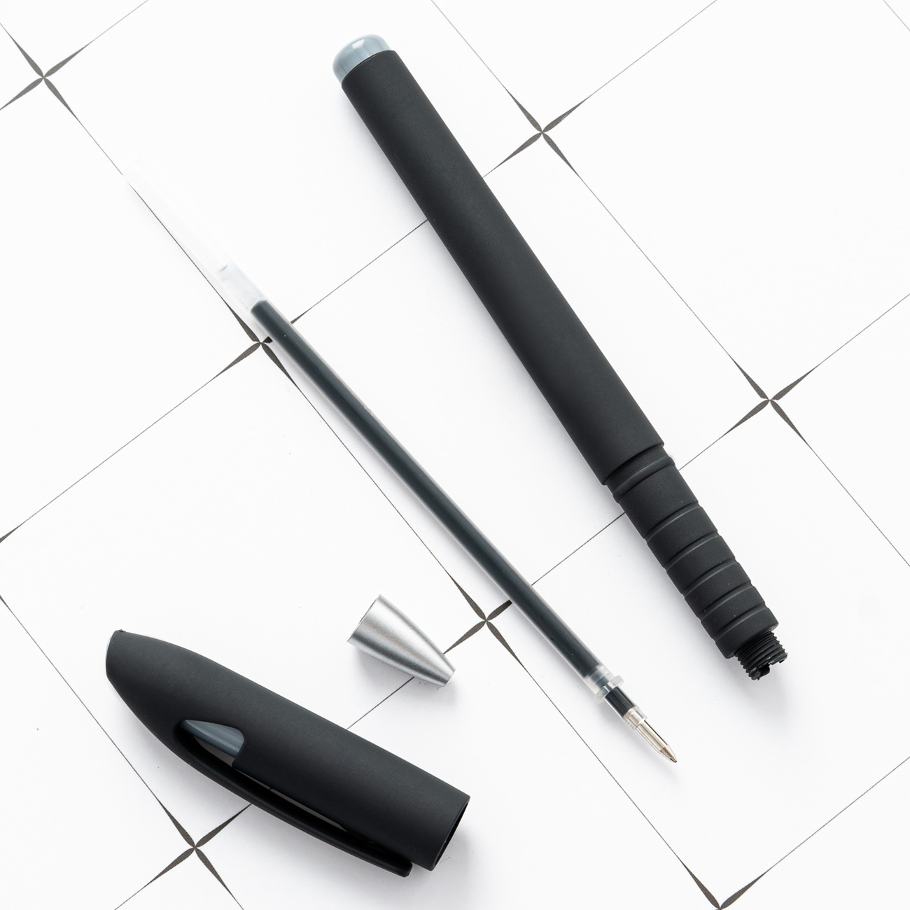 Fábrica directa de bolígrafo de plástico negro bolígrafo de firma de negocios bolígrafo de regalo bolígrafo de escritorio de oficina bolígrafo financiero