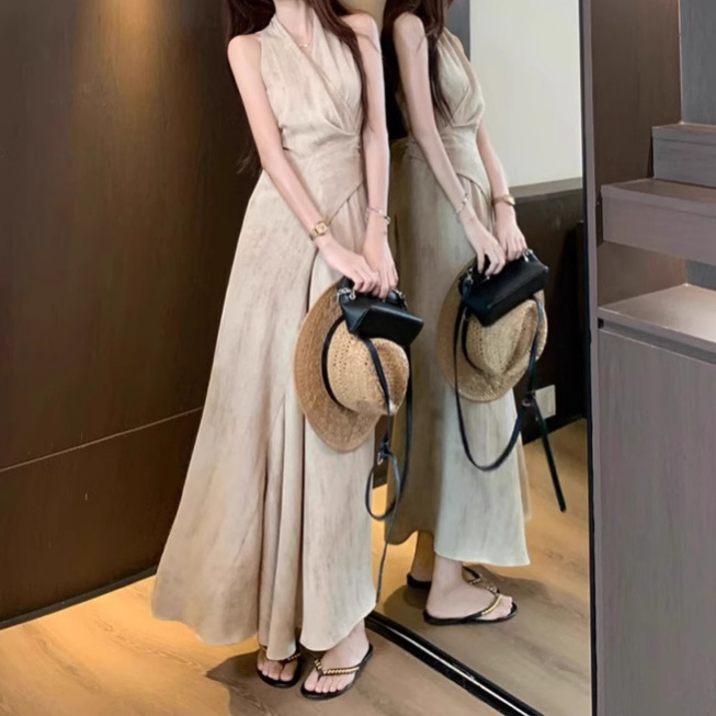 设计感度假风法式V领挂脖连衣裙女装夏季小众收腰系带气质长裙|undefined