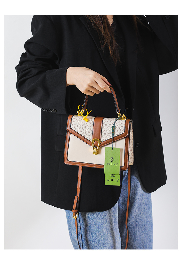 Women's Small Pvc Color Block Preppy Style Classic Style Square Lock Clasp Handbag display picture 4