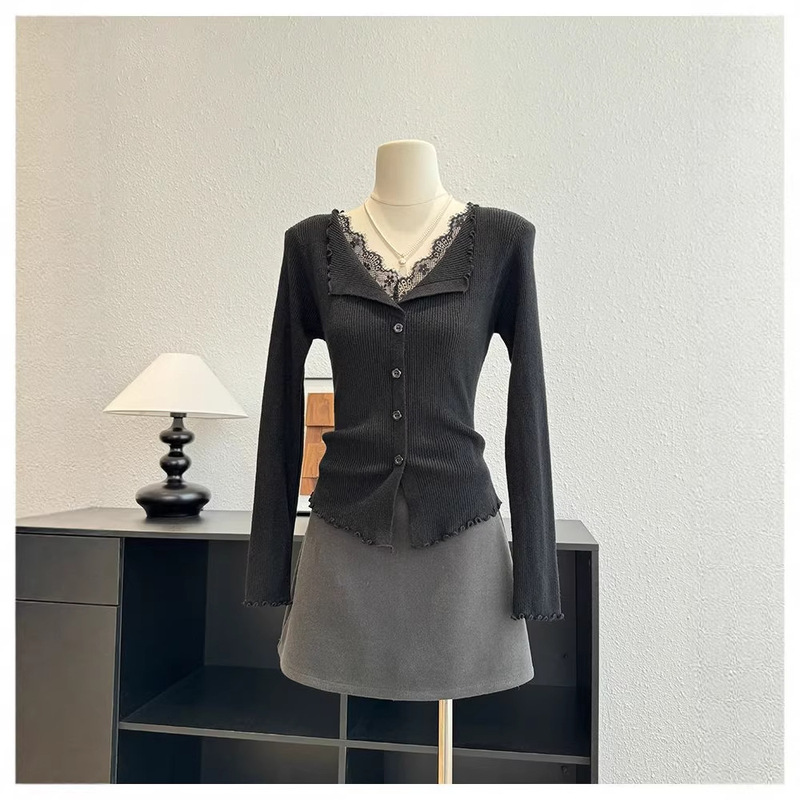 French-Style Lace Splicing V-Neck Faux Two-Piece Long-Sleeve Knit Sweater for Women, Popular Slim-Fit Inner Top for Autumn and Winter French-Style Lace Splicing V-Neck Faux Two-Piece Long-Sleeve Knit Sweater for Women, Popular Slim-Fit Inner Top for Autumn and Winter