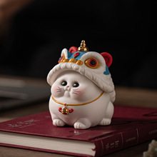 国潮醒狮招财猫小摆件客厅办公桌面装饰工艺品汽车载陶瓷可爱猫咪