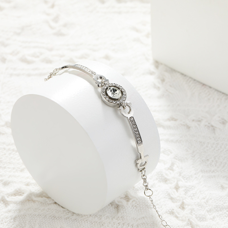 Bracciale a catena rotondo elegante da donna con strass luminosi_voghion.com