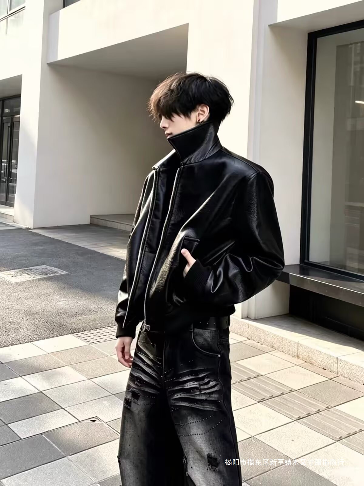 2026 early autumn new collection: black leather jacket with a stylish collar, cool and chic short jacket with zipper, versatile and fashionable motorcycle jacket