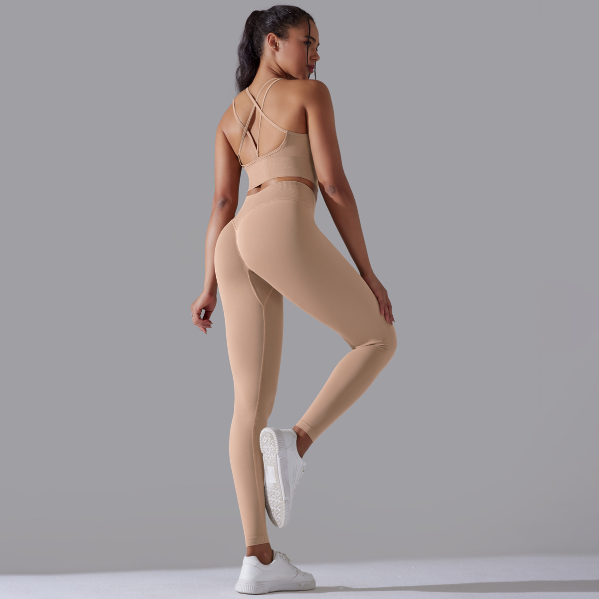 Transfronterizo europeo y americano sin costuras de punto de color sólido de nuevo alto elástico apretado ropa de yoga traje de entrenamiento ropa de dos piezas para las mujeres