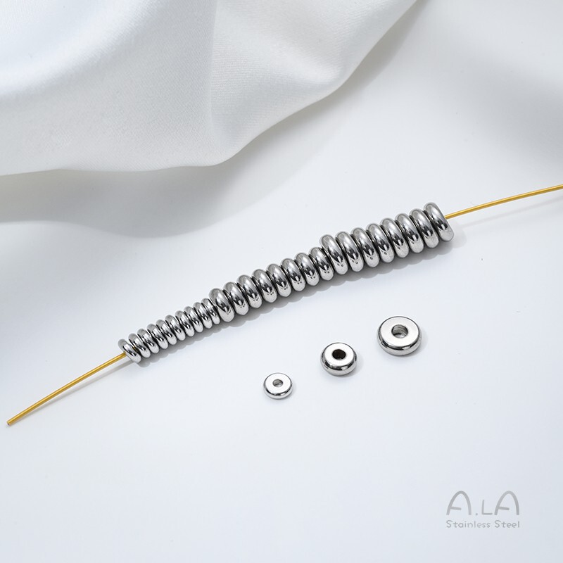 色褪せないチタン鋼扁円形ステンレススペーサー diy ビーズチェーンネックレスビーズアクセサリー卸売|undefined