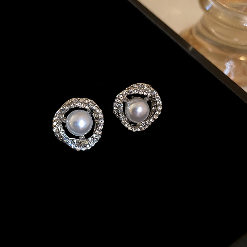 Aguja de plata diamantes geométricos aretes de perlas redondos ligeros de lujo de alta calidad pernos de orejas de estilo francés temperamento femenino orejas de nicho mayorista image 10