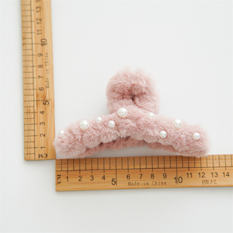 Sweet Pearl Plush Handmade Hair Claws display picture 3