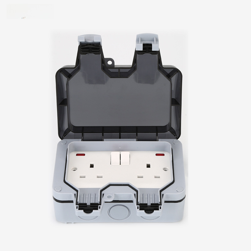 Factory direct supply cross-border IP66 outdoor waterproof plug with British standard, equipped with indicator light, rainproof charging power strip