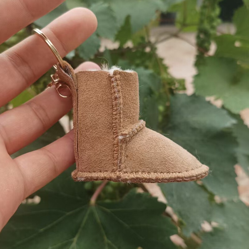New mini snow boots keychain plush cute little shoe bag pendant fashion accessory handmade pendant New mini snow boots keychain plush cute little shoe bag pendant fashion accessory handmade pendant