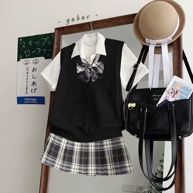 JK uniform original design, authentic school style, sweater skirt, knitted vest, shirt, pleated skirt set.