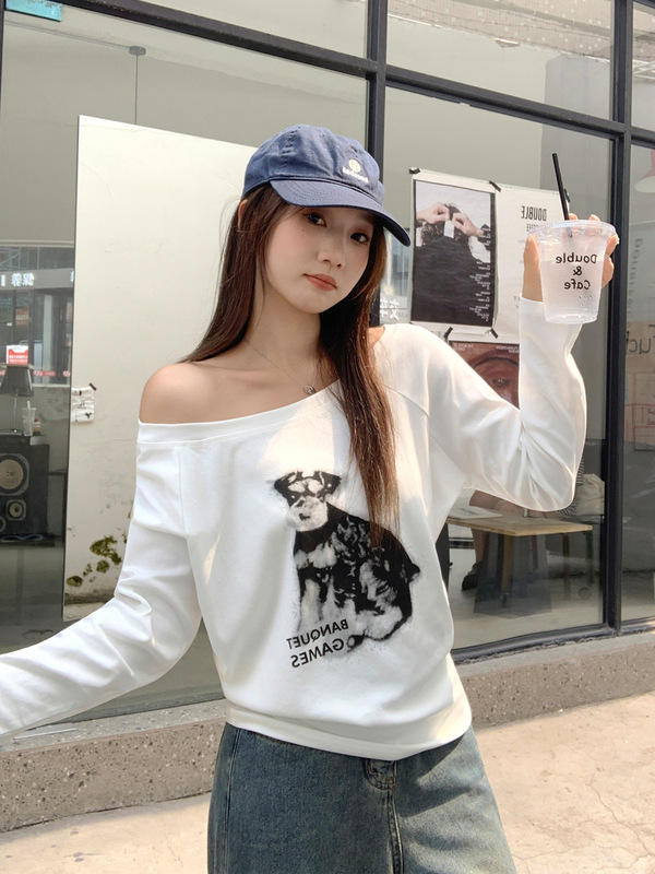 慵懒风白色小狗印花斜肩长袖T恤女2025年早秋露肩百搭松弛感上衣|undefined