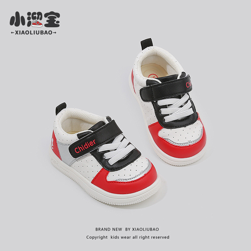 Bebé niño zapatos niños zapatillas de deporte de fondo suave niñas todo partido color sólido velcro zapatos blancos entrega de una sola pieza