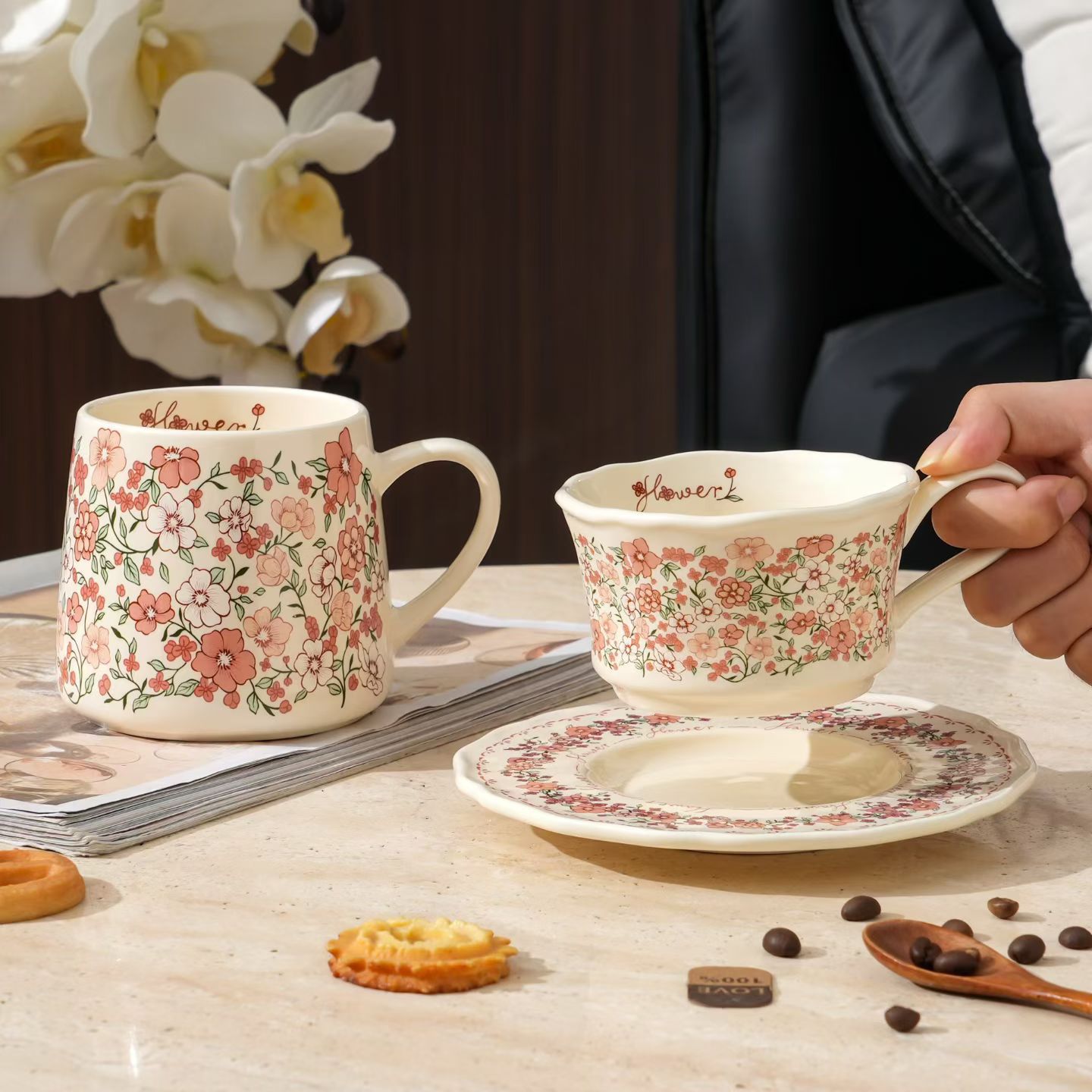 Vintage estilo francés de alto valor visual floral nicho de cerámica taza de agua caja de regalo conjunto de tazas y platos combinación de alta sensación regalo de mano