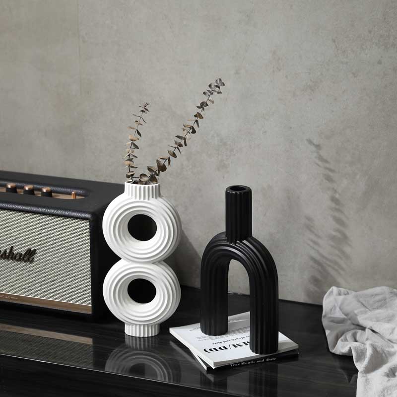 Decoración de jarrón de cerámica blanca y negra, decoración de flores secas de moda creativa moderna, mesa de comedor, decoración del hogar de la sala de estar