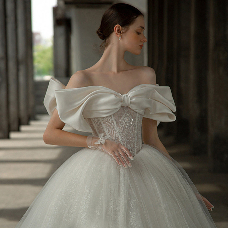 One-Shoulder Main Wedding Dress 2025 New Spring Bride Palace Hepburn Style Large Tail Luxury Texture Heavy Industry Wedding Dress