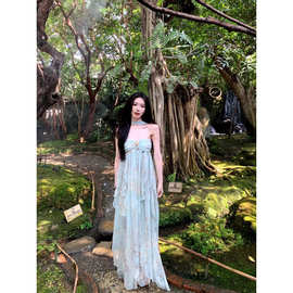 一颗甜桃yikett清酒仲夏间夏季抹胸度假风碎花连衣裙女连身裙