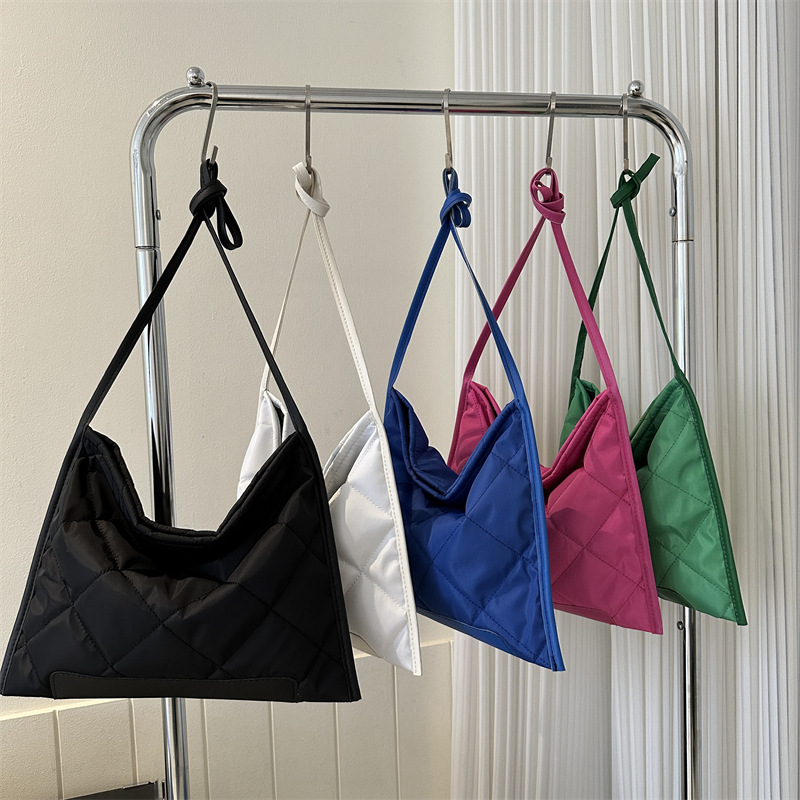 Bolso de hombro de tela Oxford 2024 nuevo estilo bordado literario rombo moda gran capacidad viajero simple bolso de mensajero