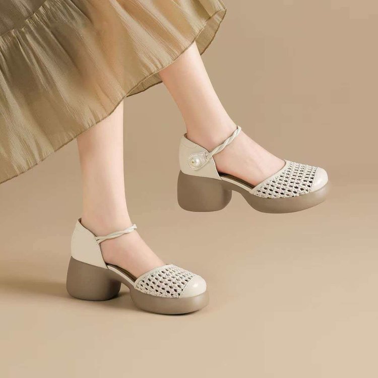 Sandalias huecas de fondo grueso para mujeres verano 2026 nuevo estilo retro confortable sandalias de cabeza para mujeres con sandalias romanas