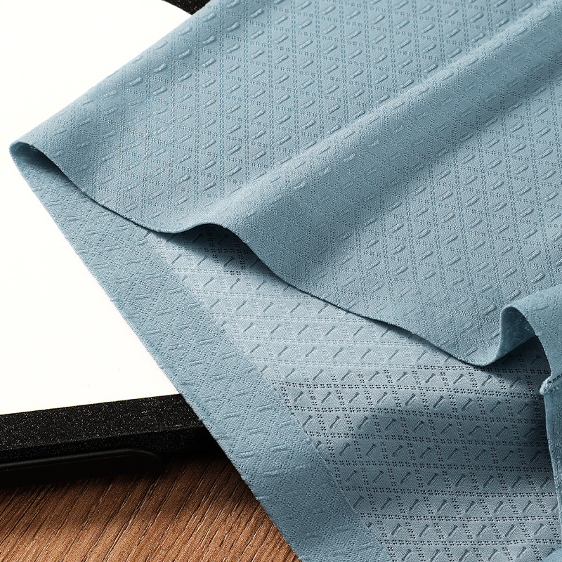 Verano transpirable y cómodo antibacteriano delgado hielo hombre calzoncillos de cintura media hombres jóvenes cuatro esquinas al por mayor spot