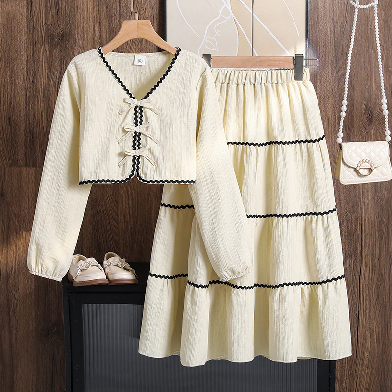 Girls' Long Sleeved Bow Top And Lace Skirt Set Style Autumn Collection By Young Girls Clothing 8-16 Years_voghion.com