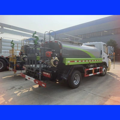 Suvarma maşınları Urban Guardrail Cleaning Function Dongfeng
