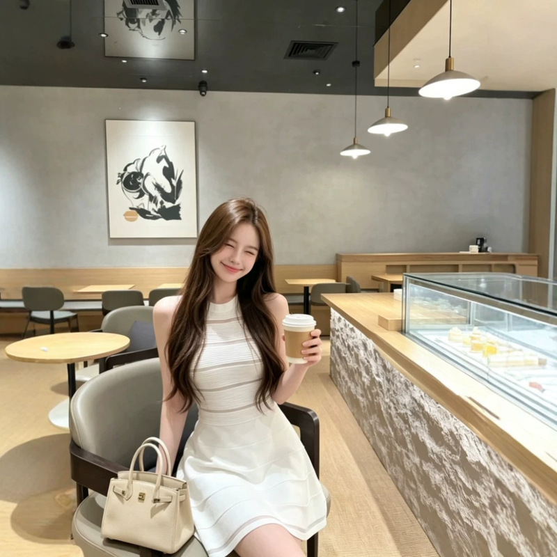 Zhang Yuanying's Same Style Sexy Pure Desire Sleeveless Tank Dress for Women, High-End Knitted Waist-Cinching A-Line Umbrella Skirt Short Dress Zhang Yuanying's Same Style Sexy Pure Desire Sleeveless Tank Dress for Women, High-End Knitted Waist-Cinching A-Line Umbrella Skirt Short Dress