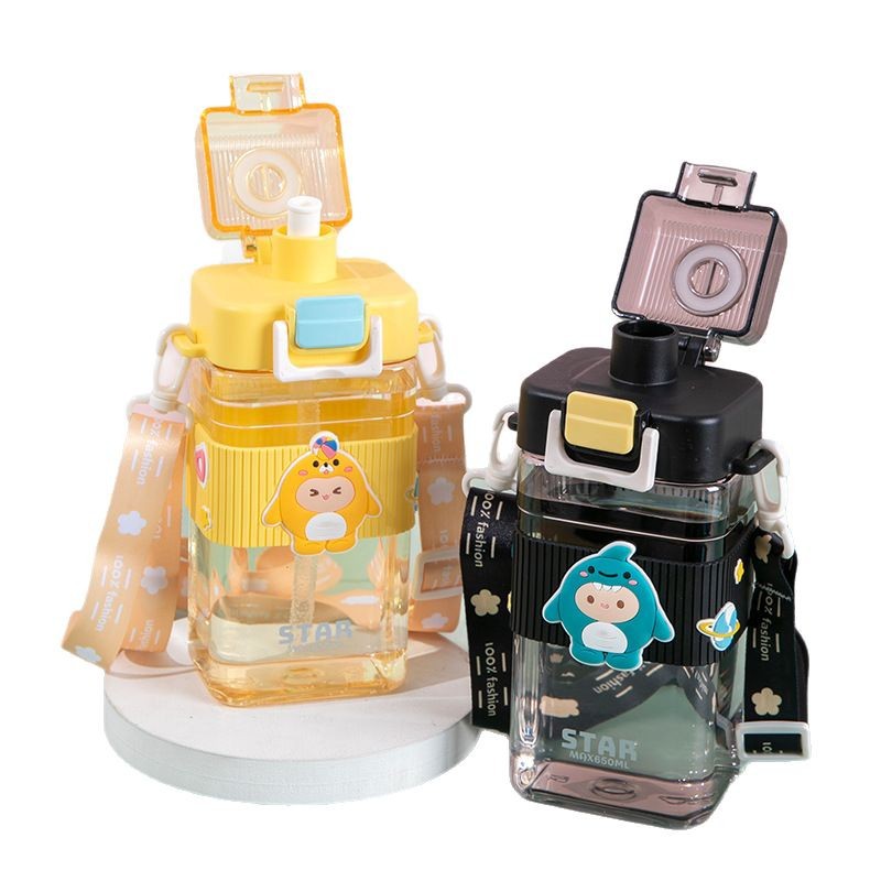 Taza de plástico cuadrada de huevo de alto valor facial, taza de agua de paja deportiva conveniente, taza de viaje conveniente y encantadora de gran capacidad.