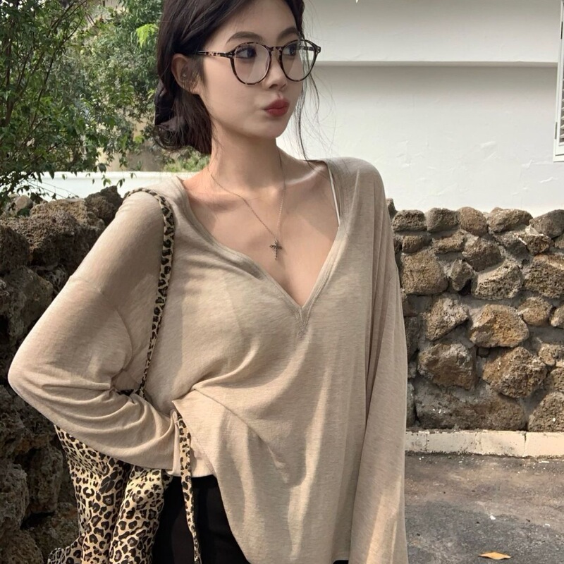 Summer Air-Conditioned Thin Cover-Up Shirt for Jazz Dancers, Lazy Style Sun-Protective Deep V Top, Slightly See-Through Loose Long-Sleeve T-Shirt for Women, Trendy