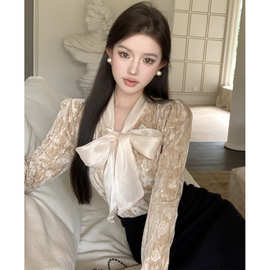 蝴蝶结系带丝绒衬衫女2025秋冬新款法式气质长袖设计感别致上衣潮