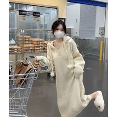 慵懒风连帽长袖针织连衣裙女秋冬2025新款遮肚子显瘦长款过膝裙子