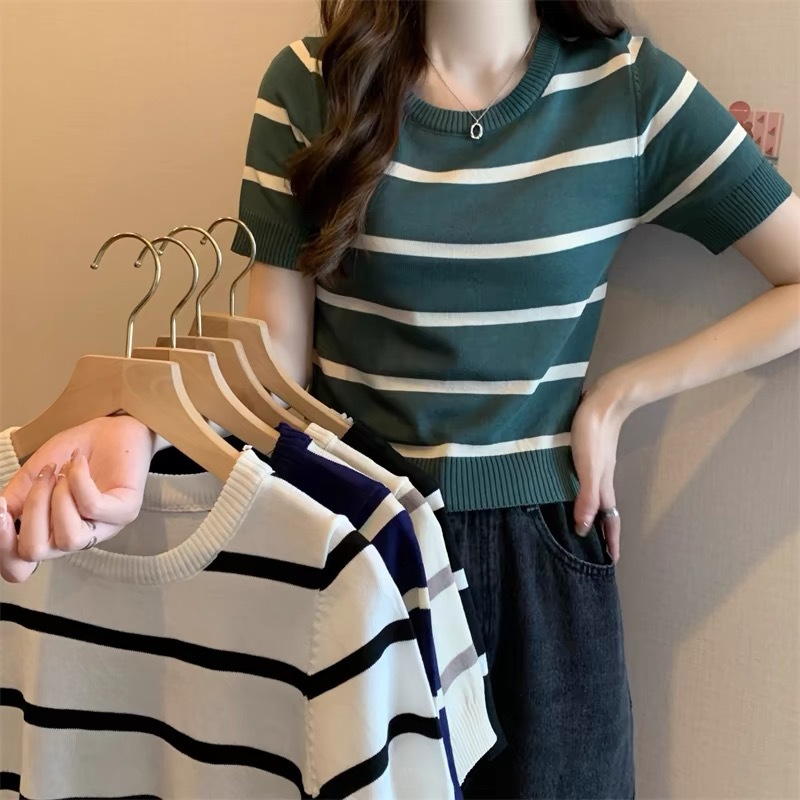 Brand retro summer short knitted sweater with a round collar