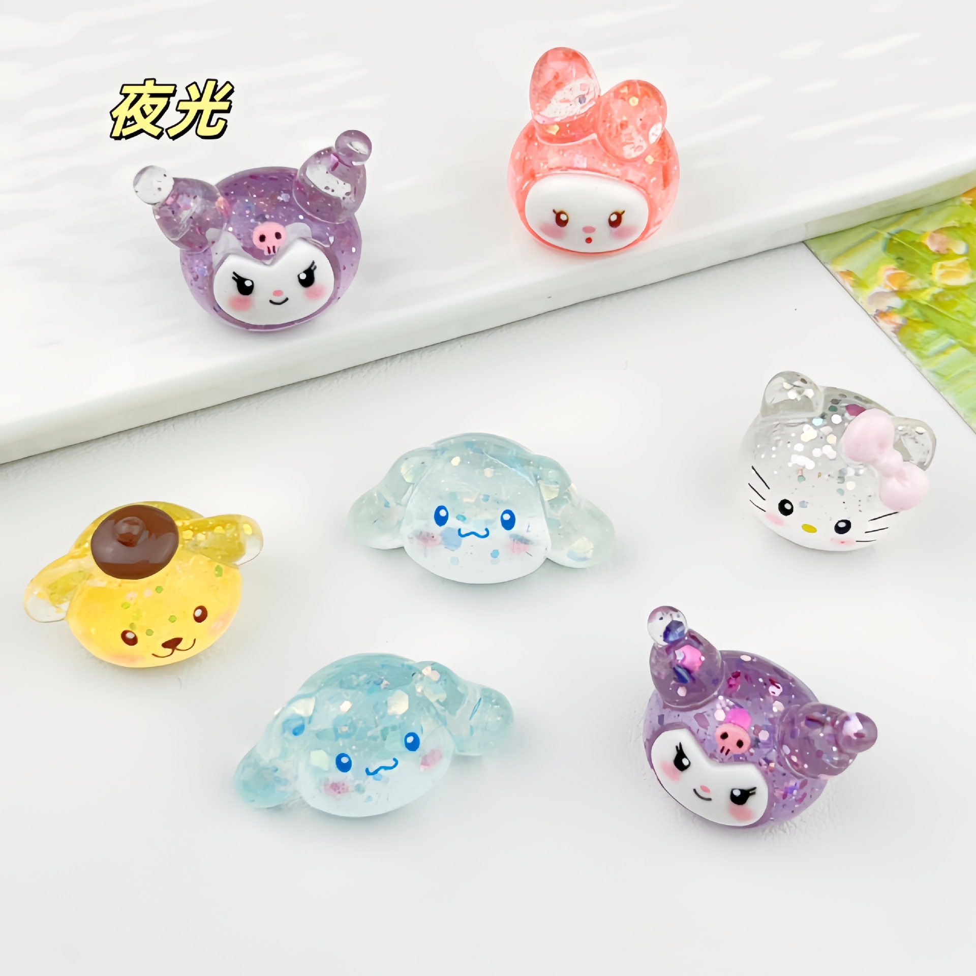 Luminous Cartoon Three-Dimensional Small European DIY Resin Accessories Handmade Key Chain Hairpin Shoe Buckle Small Ornaments Accessories