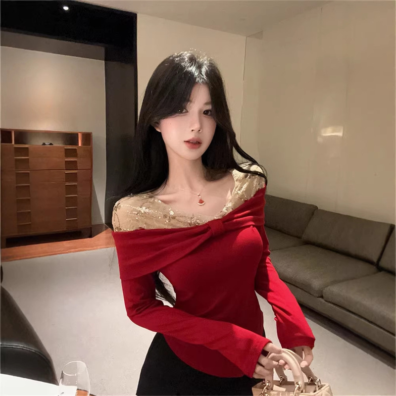 Red Lace Patchwork Off-Shoulder T-Shirt for Women, Autumn and Winter Christmas Atmosphere Short Style Inner Layering Top