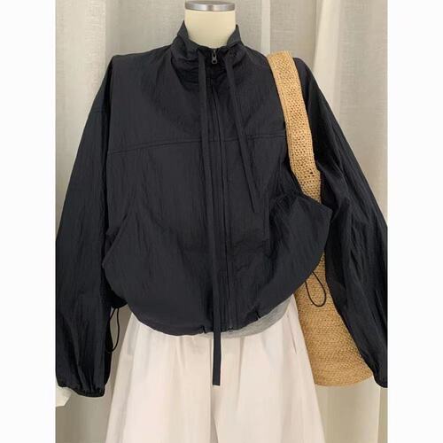 The 2025 new women's short-sleeve UV-protection suncoat, stylish and cool, lightweight casual winter outerwear, Korean fashion style.