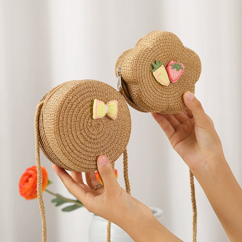 Пляжная плетеная сумка 2025: новая модель, соломенная сумка в стиле легкой роскоши, детская сумка, милая маленькая круглая сумка через плечо для женщин