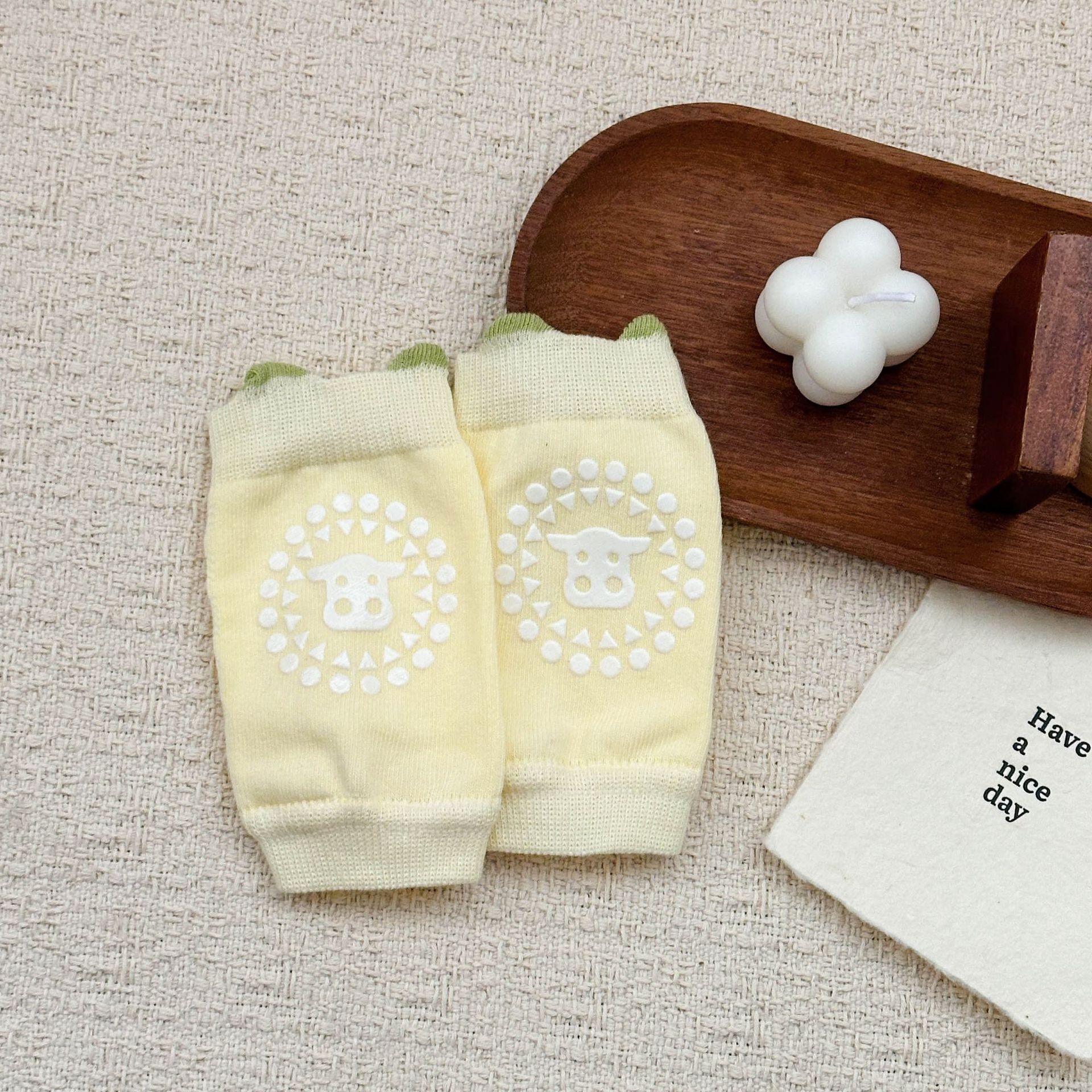 Rodillas para bebés, bebés que se arrastran en verano, bebés delgados de un año, 6 de noviembre y diciembre para aprender a caminar, aire acondicionado anti-caída, anti-deslizante