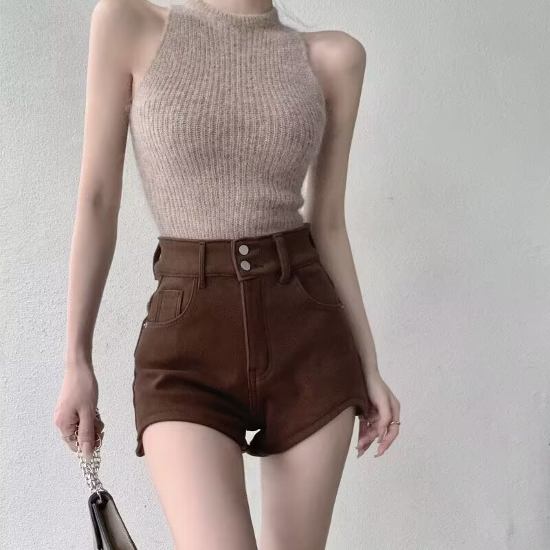 Irregular arc-shaped design denim shorts for women, 2026 summer new style, high-waisted A-line slimming hip-hugging hot pants