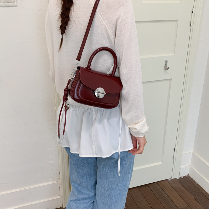 Women's Small Square Bag Elegant Shoulder Bag Versatile Crossbody_voghion.com