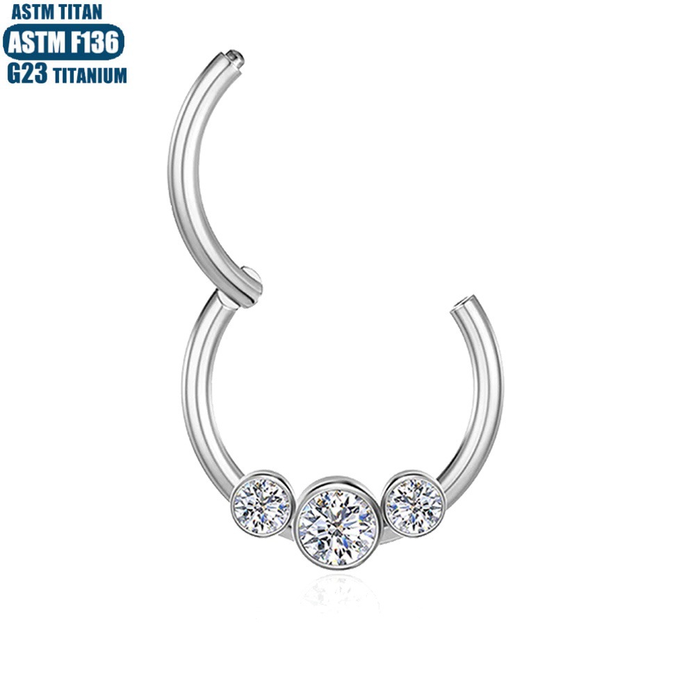 16G labret stud size and finish detail