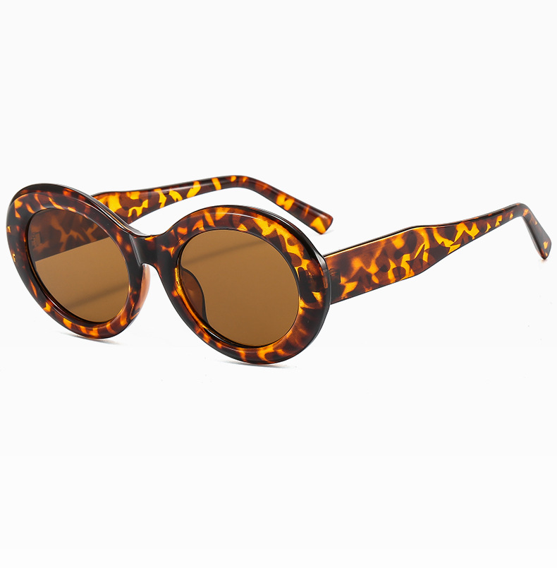 Lunettes De Soleil Ovales À Rayures Noires Et Blanches Nouvelle Personnalité Tendance Des Lunettes De Soleil Hip-hop Pour Femmes display picture 7