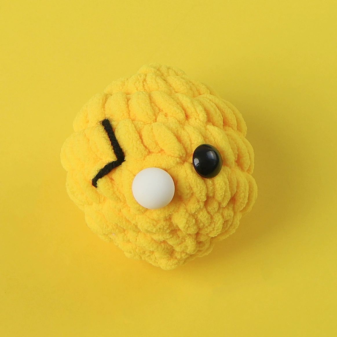 Яблоко, подвеска handmade, клубника, вязаная брелок, подсолнух, оптовая