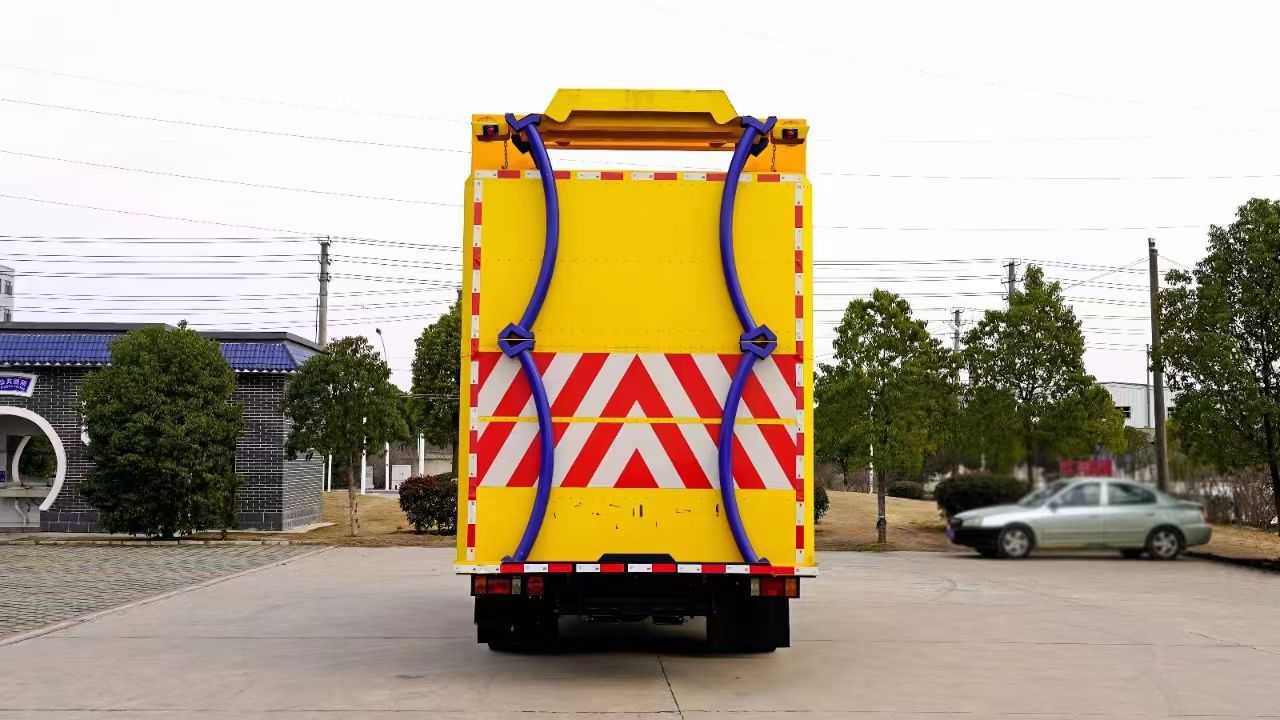 National Vi Sinotruk Haoman Highway Road Surface Construction Safety Protection 12 Ton 100K Anti-Collision Buffer Truck