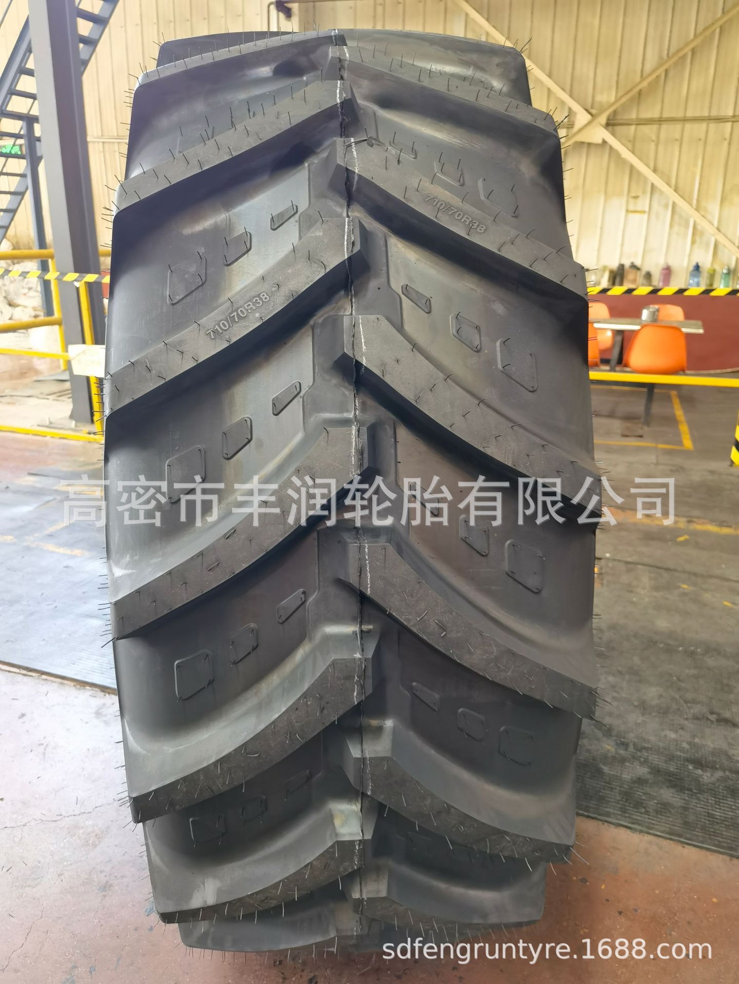批发 710/70R38 人字钢丝胎 大马力农用机械轮胎 710/70R38轮胎。