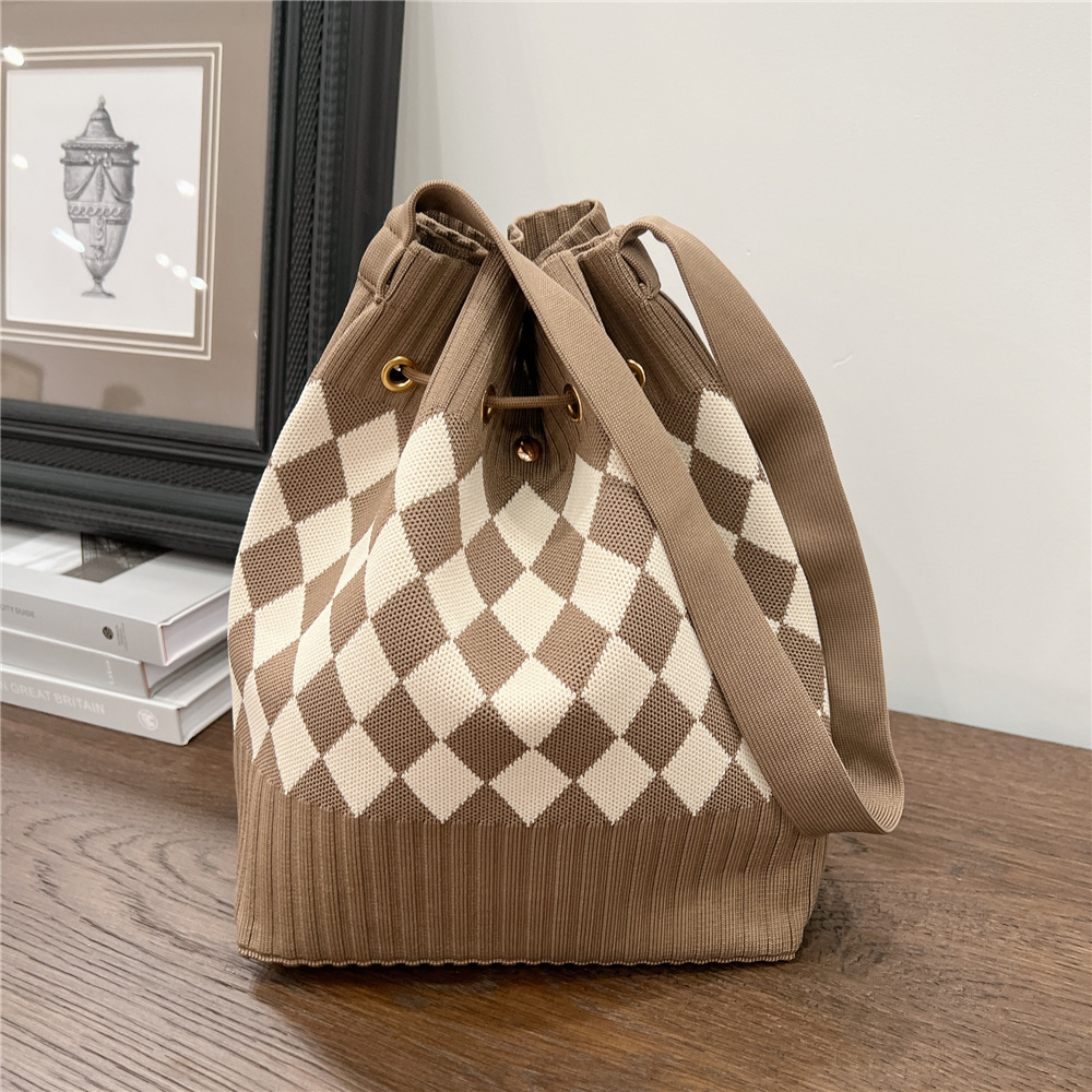 Women's Medium Knit Geometric Vintage Style Classic Style String Tote Bag display picture 7