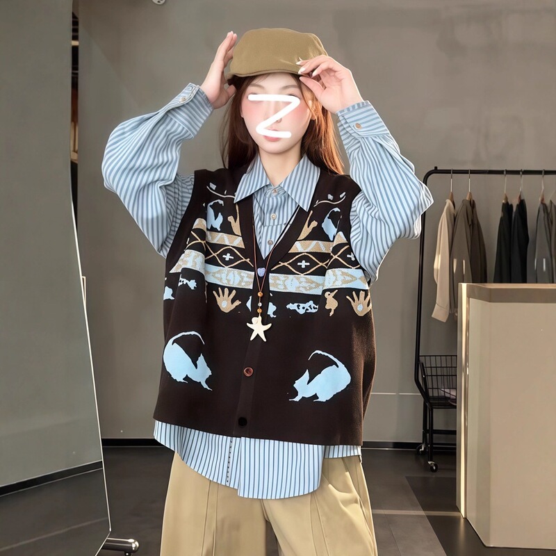 ins2025 versatile autumn outfit: knitted sweater, vest, new style base layer top, women's outerwear, V-neck ins2025 versatile autumn outfit: knitted sweater, vest, new style base layer top, women's outerwear, V-neck