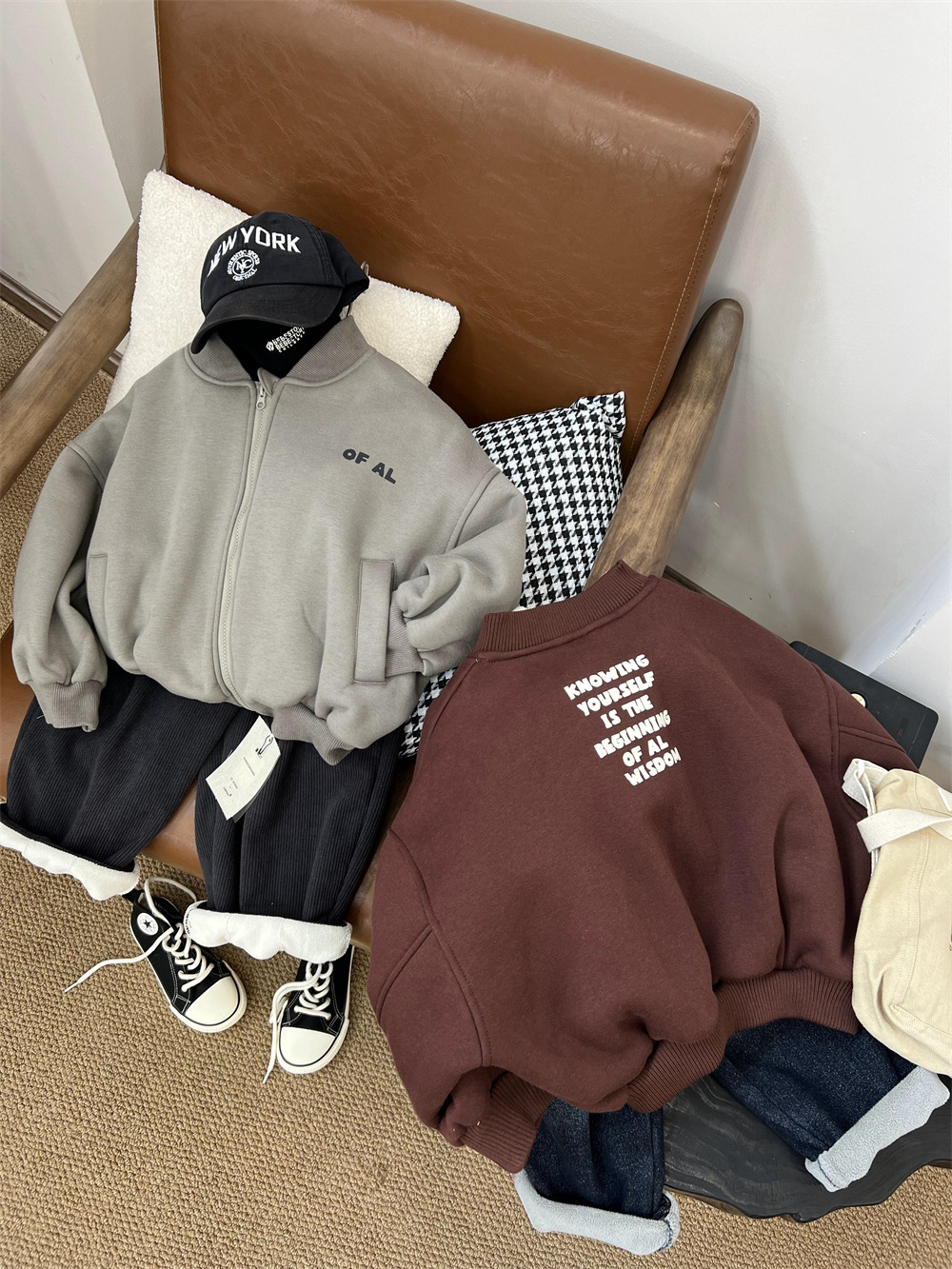 Korean children's clothing, winter boys and girls, plush baseball jacket, thick letter zippered sweater, hoodie jacket_voghion.com