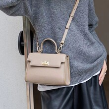 ��ƤŮ���p��������P����^��ţƤͨ���K���б����¿����Ů