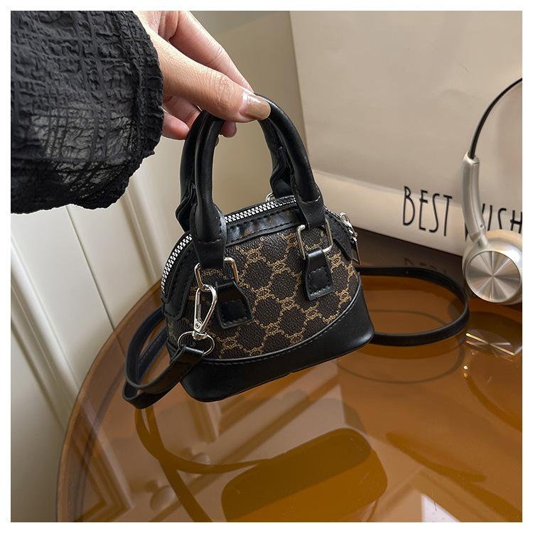 Handbags for Women 2025 New Fashion Shoulder Crossbody Bag Casual Korean Style Ladies Stylish Mini Shell Bag Handbags for Women 2025 New Fashion Shoulder Crossbody Bag Casual Korean Style Ladies Stylish Mini Shell Bag