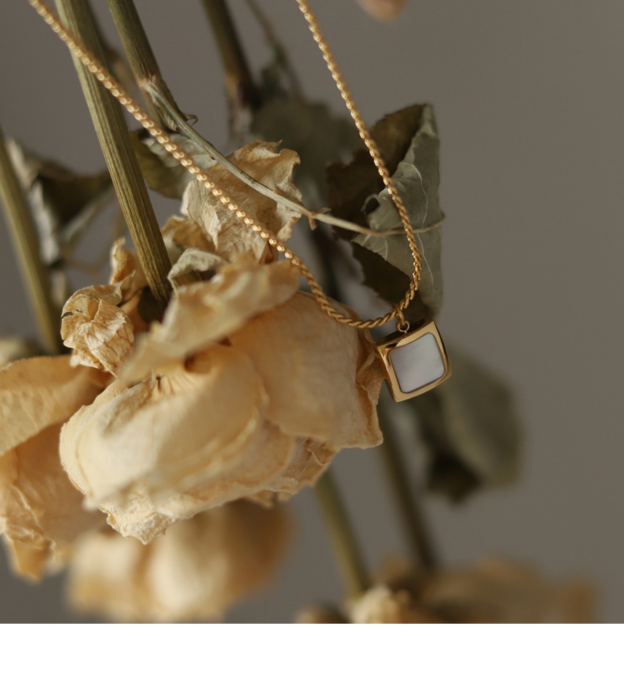 Retro Square Titanium Steel Plating Shell Pendant Necklace